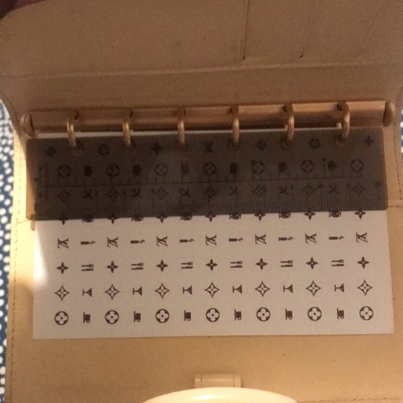 Louis Vuitton Epi Agenda - Picture 7 of 7